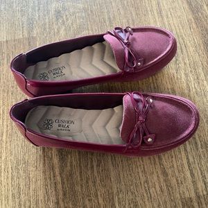 Ladies size 7 cushion walk by avon loafers
